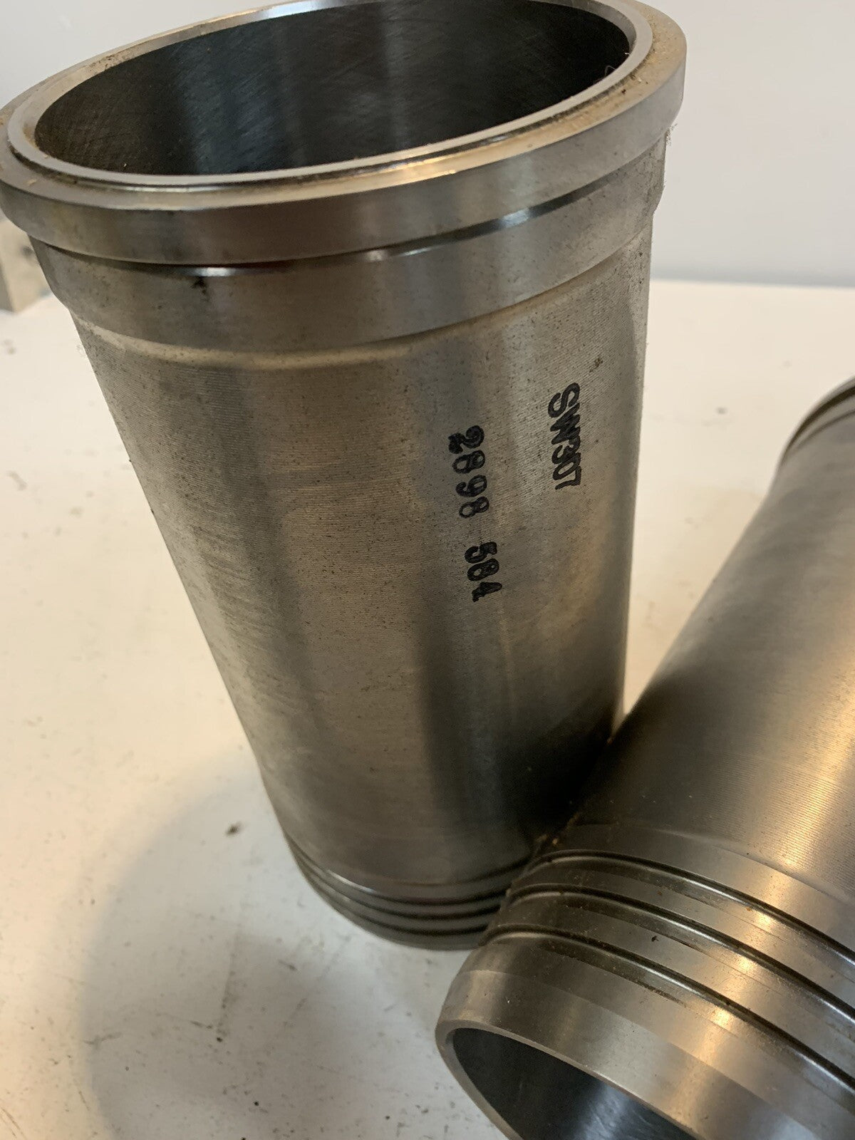 2 Pack of AP308 Pistons and Sleeves SW307 2898 584 (2 Quantity of Each)