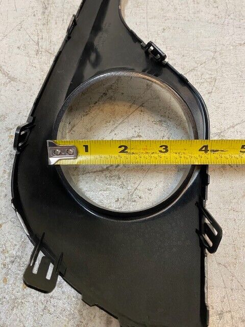 81481-0E100 Front Fog Light Frame R for Toyota Highlander