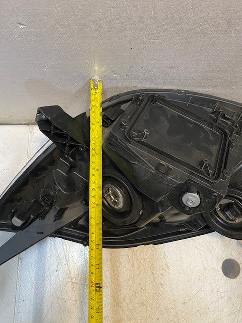 STANLEY LEFT FRONT HEADLIGHT P/N 9216908100 FOR TOYOTA SIENNA 9216962600