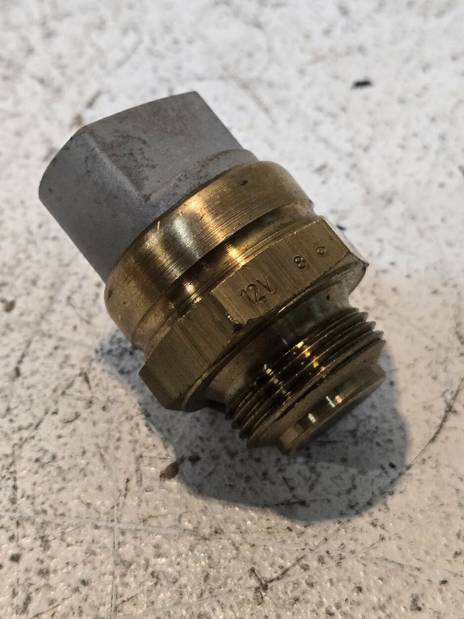 Wahler Fan Switch 12V 8/6 | 95 C