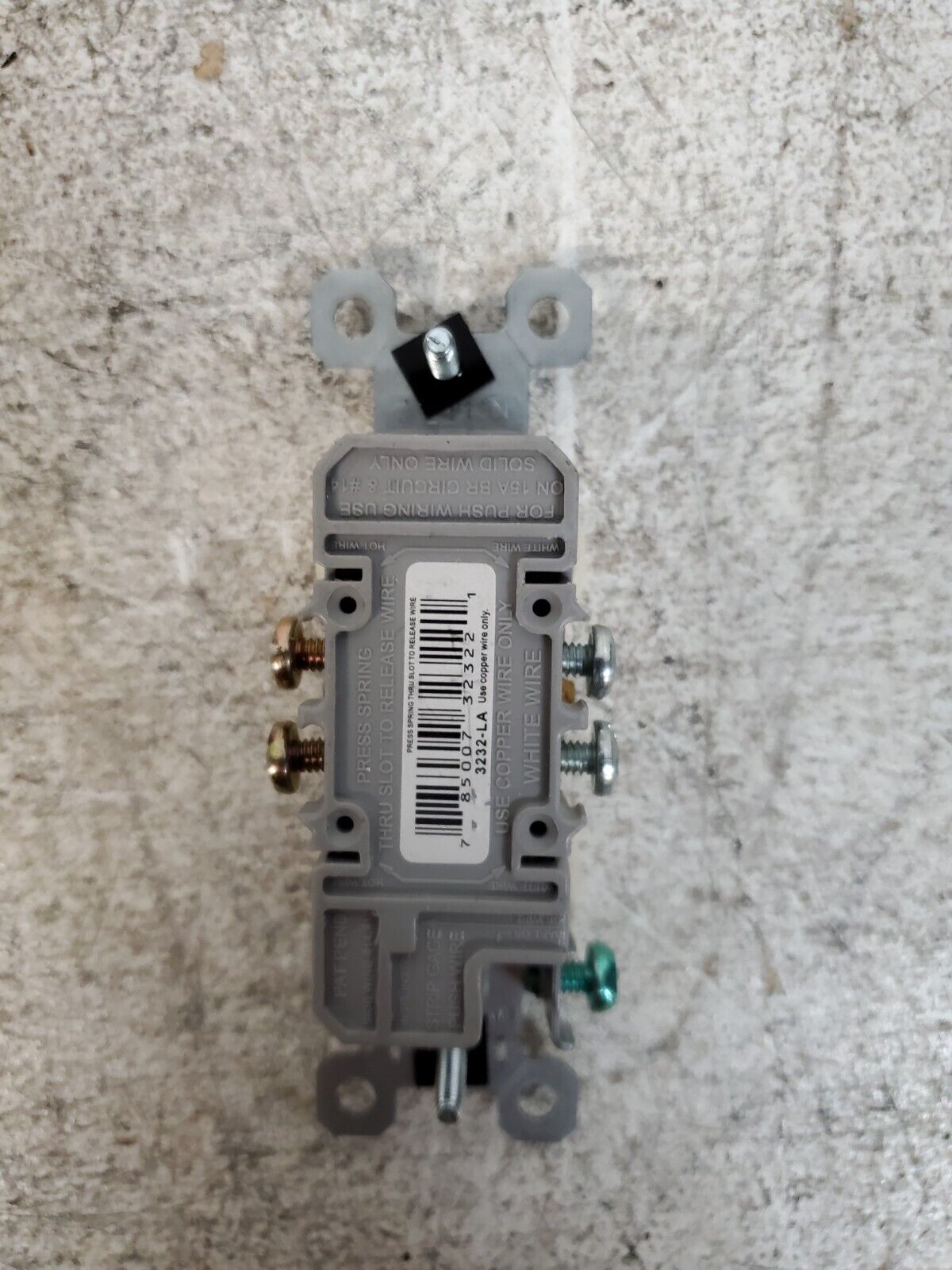 24 Qty P&S Duplex Receptacles 3232-I | 3232-LA | 3232-W 15A 125V (24 Qty)