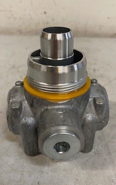 Donaldson P170773 Filter Head Assembly