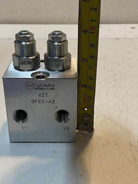 Sun Hydraulics XZT OFE0-A2 Brake Valve Swing Drive Block 1700 Psi 2-7/16" W 4" H