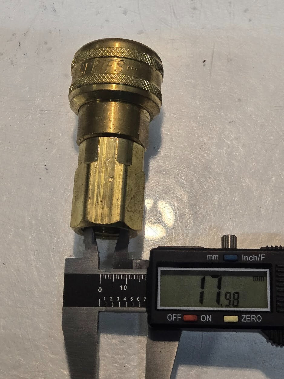 Parker 30 Series B37 1/2" Quick Connect Coupler 1/2"-14 Female Threads