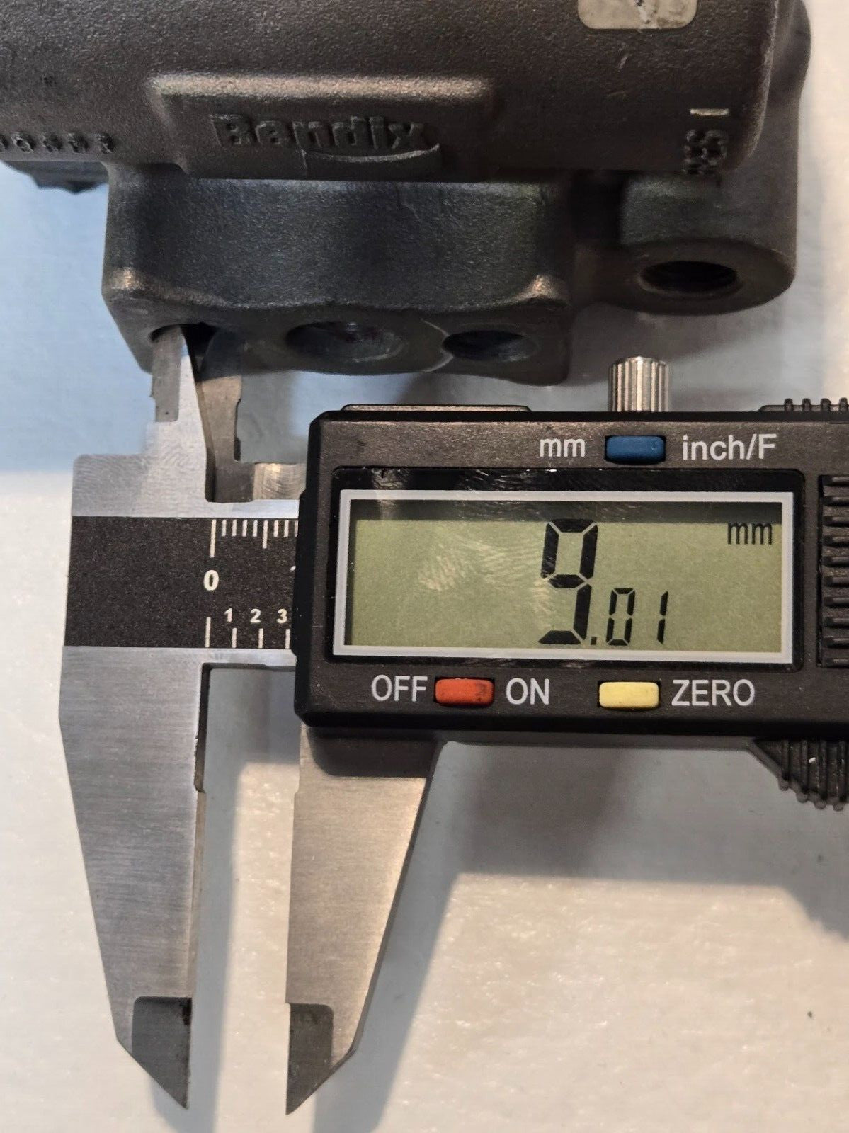 Bendix Air Brake Governor Valve 5010669 D-2A | 105-130 PSI | T-293975-J | 45013