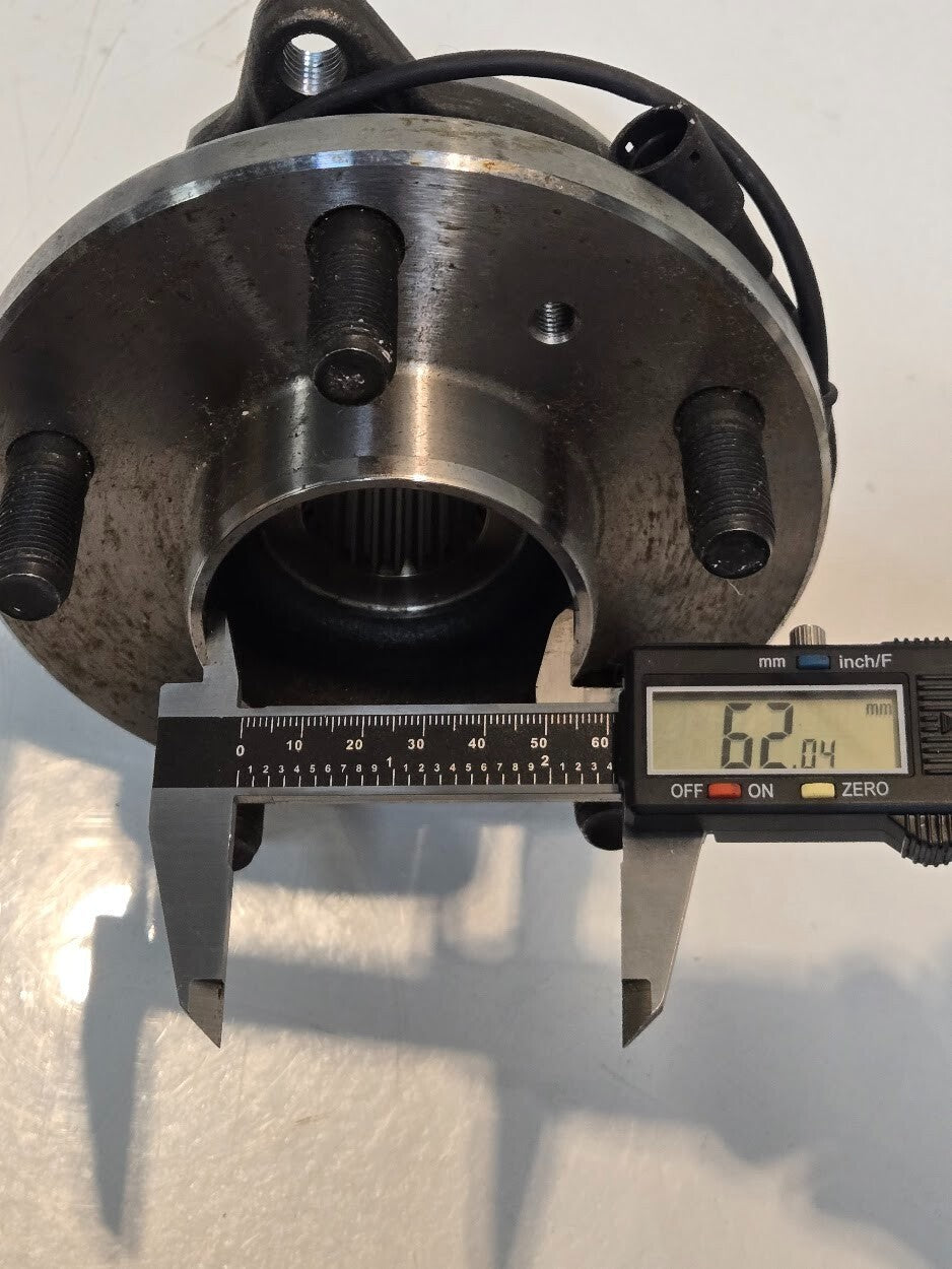 Wheel Hub and ABS Sensor 6F09KK 6960 | Wabco 441.0323000 | 5x120mm Bolt Pattern