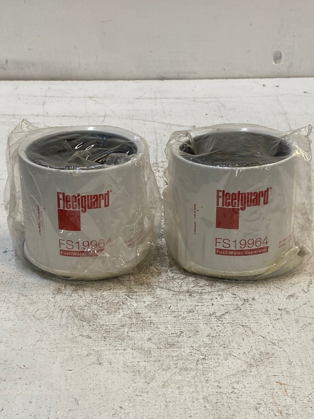 2 Quantity of Fleetguard Fuel/Water Separators FS19964 (2 Quantity)