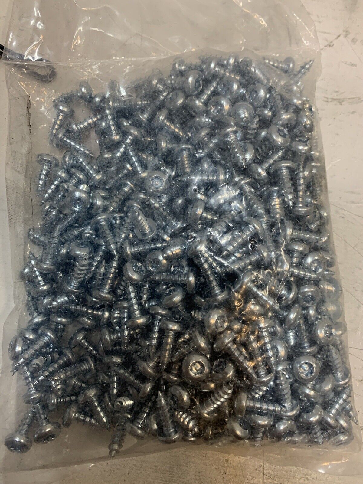 200 Quantity Of #6 × 3/4" Button Head Torx Security Sheet Metal Steel Screws