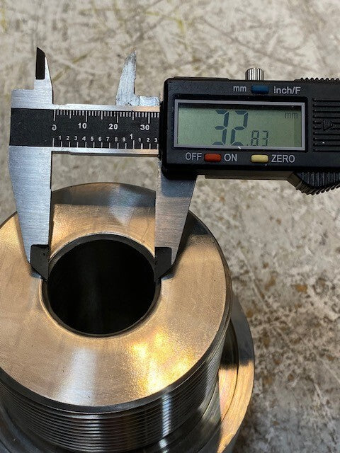 Machining & Milling Gland Nut 33mm Bore 9176S-1M-1 | 304L | WV16965 | RC8