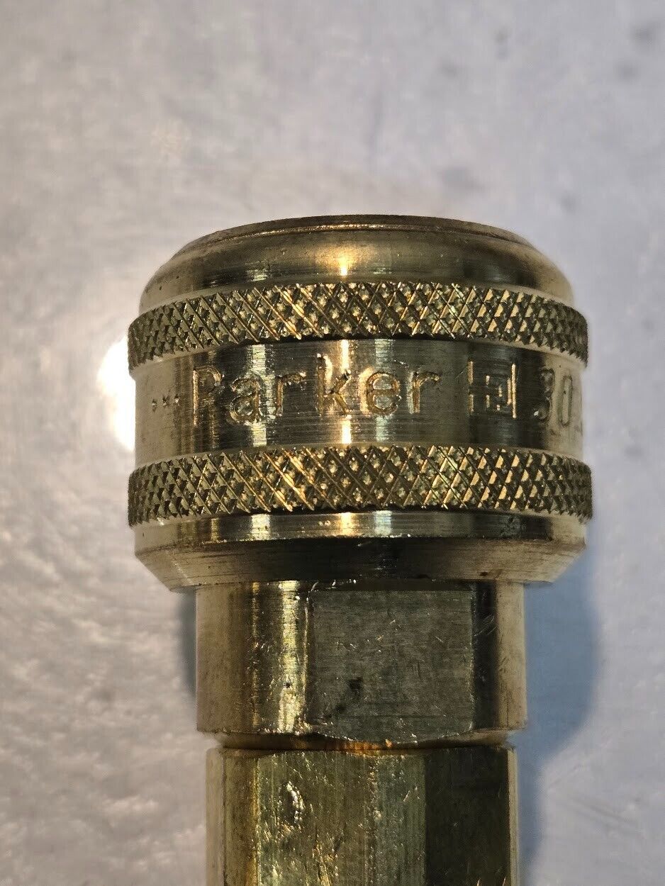 4 Quantity of Parker 30 Series B33 1/4" Quick Connector Couplings 2799-1 (4 Qty)