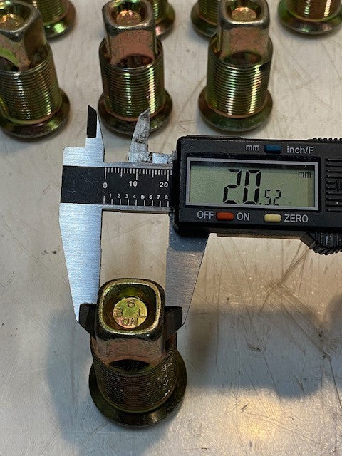 10 Quantity of Lug Nuts S 8L ON 2-1/4" Long 28mm Thread 35mm OD 17mm ID (10 Qty)