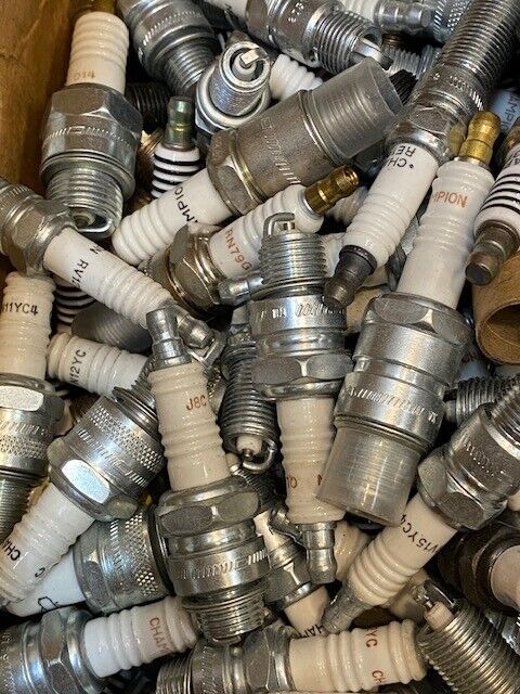 Approx 700 (90 lbs) of Miscellaneous Automotive Replacement Spark Plugs