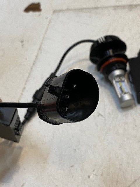 2 Quantity of LED Headlights DC12-24V 8000LM 6E (2 Quantity)