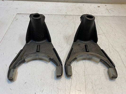 2 Quantity of Transfer Case Range Shift Forks A6 | 4-1/4" W 16mm Bore (2 Qty)