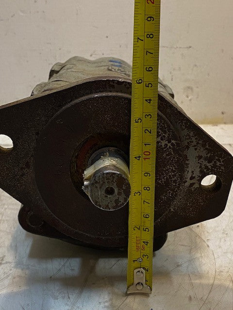 Hydraulic Pump 43004 | 14-1/4" L 6-3/4" W 6" H 14mm Bolt Holes