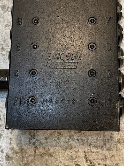 Lincoln Lubricating Block Metering Device SSV M04A13C