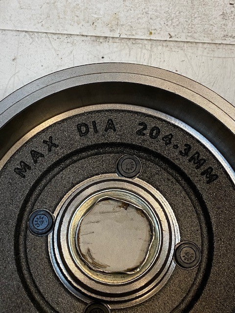 Duralast Brake Drum 22116 | 4 x 180mm Bolt Pattern | Max. Dia. 204.3MM | 14045