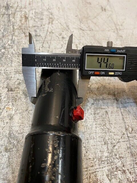 Hydraulic Cylinder 18-1/2" Long 19mm Bore 51mm Main Shaft OD