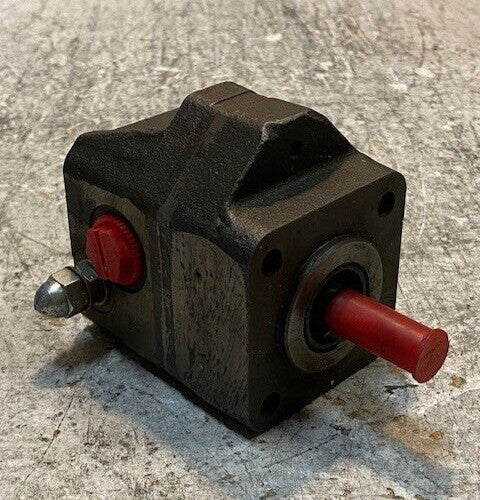 Hydraulic Rotary Gear Pump 9mm Thread 2-3/4" W 4-5/8" L 3-3/4" H