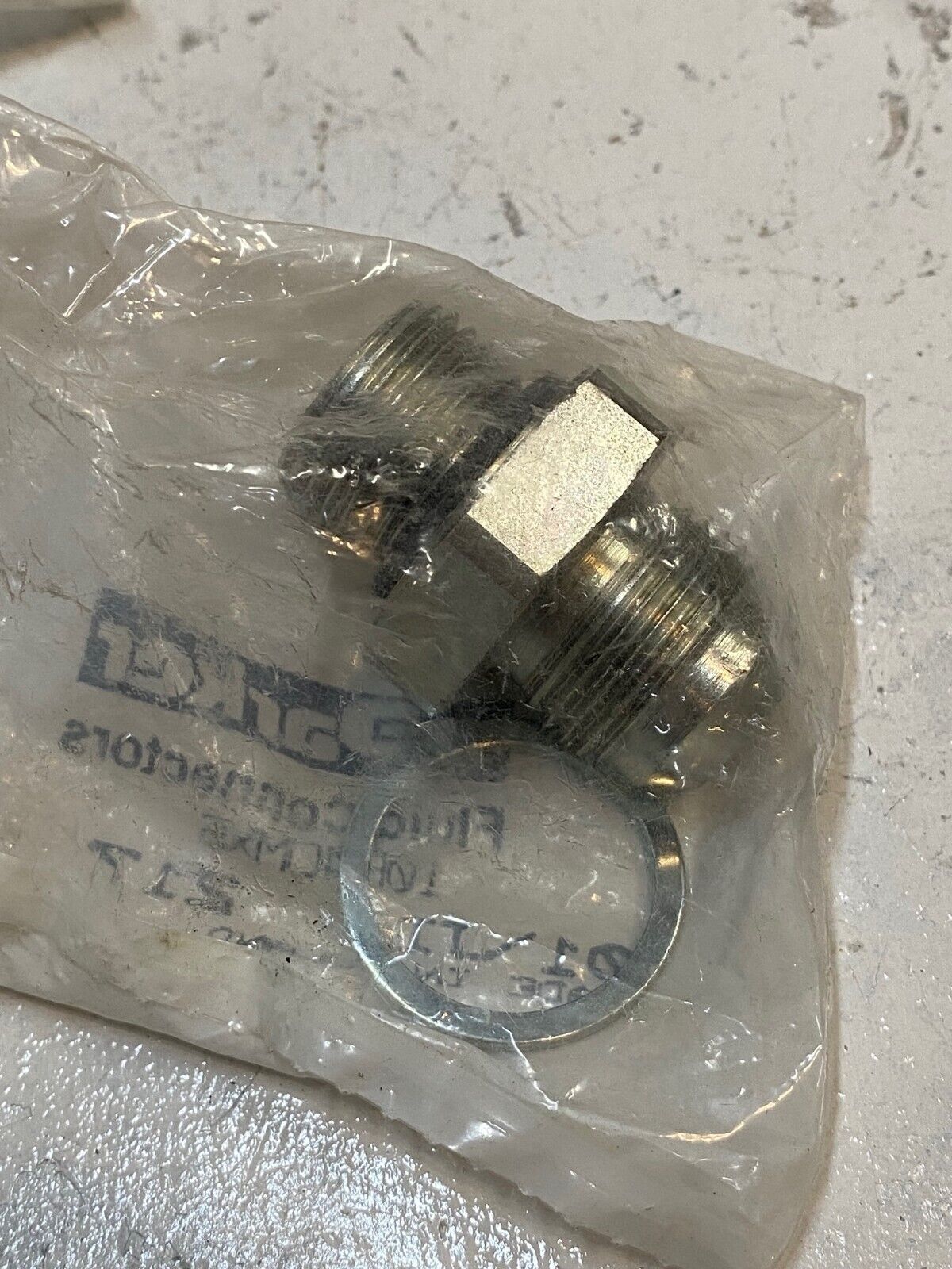 7 Quantity of Parker Fluid Connectors 10F40MXS (7 Quantity)