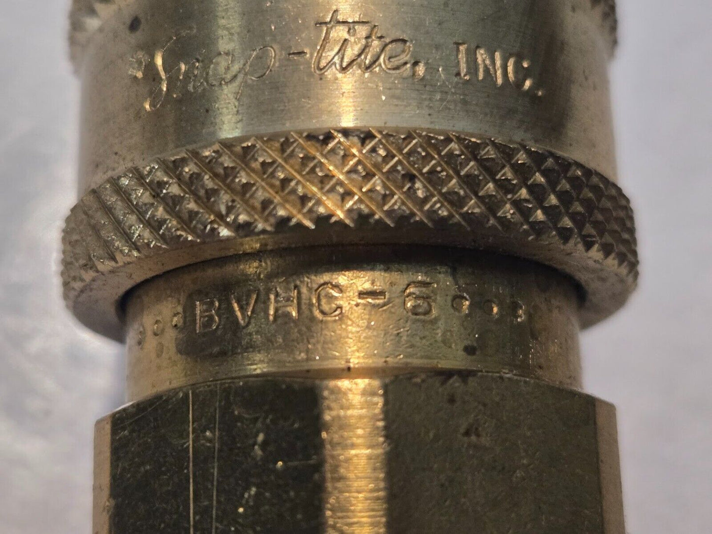 Snap-Tite BVHC-6 3/8" Quick Connect Coupling A021-2 3/8" FNPT 3/8" Quick Connect