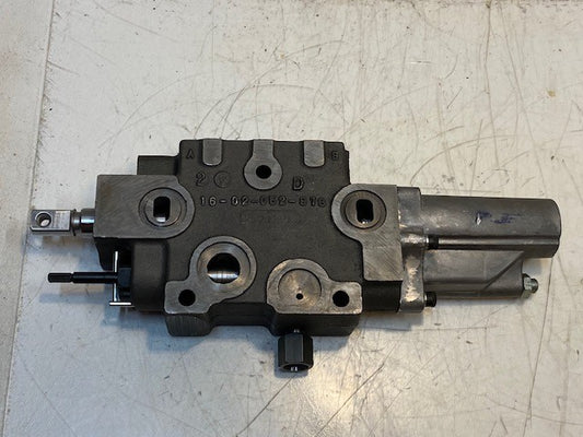 Rexroth Hydraulic Sectional Valve 16-02-052-913 | 12-1/2" L 5-1/2" W 1-3/4" H