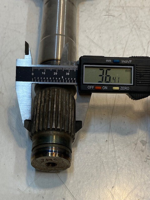 Right Hand Camshaft 7416 | 10-1/2" Long 3-3/4" Wide 36mm Thread 28-Spline
