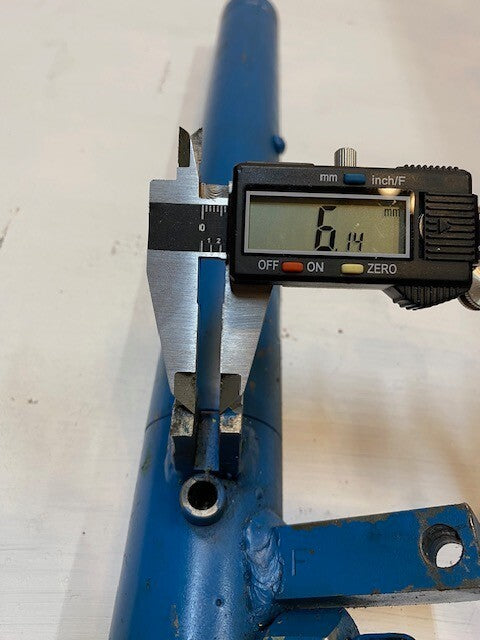 Hydraulic Cylinder, Blue, MK2165 26-1/2" Long 7-3/8" 21mm Shaft 51mm OD