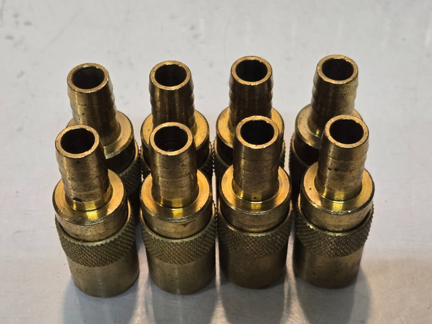 8 Quantity of Parker P300 Series 3/8" Quick Couplings 3/8" Hose Barb (8 Qty)