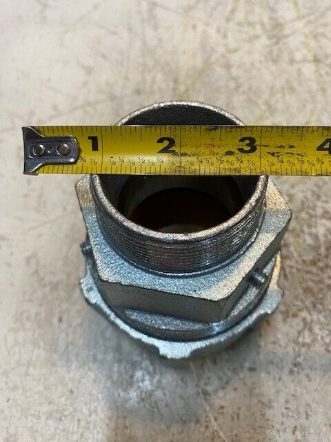 Thomas & Betts Cable Cord Connector 2" Jacketed Armor Cable 2-1/4" Grommet