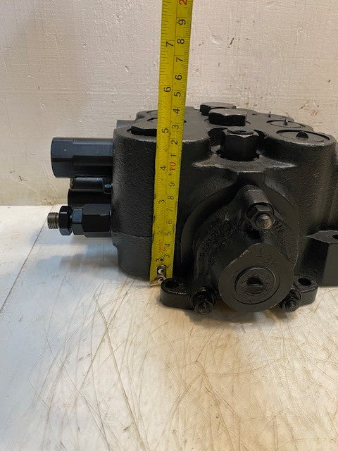 Husco International Ltd. Hydraulic Control Valve E03B390 | 85815584 | 6650 B5 F