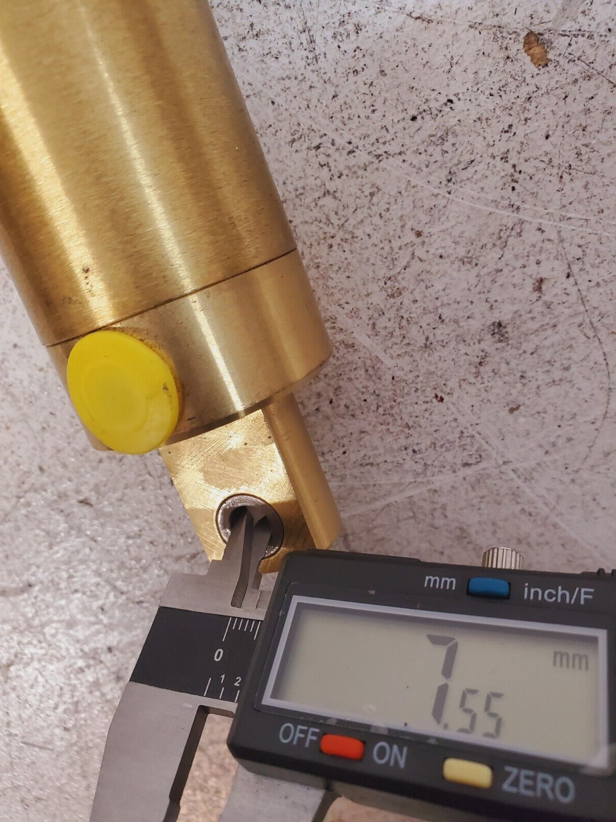 Generic Air Cylinder 1CYLND250 (Slight Damage)