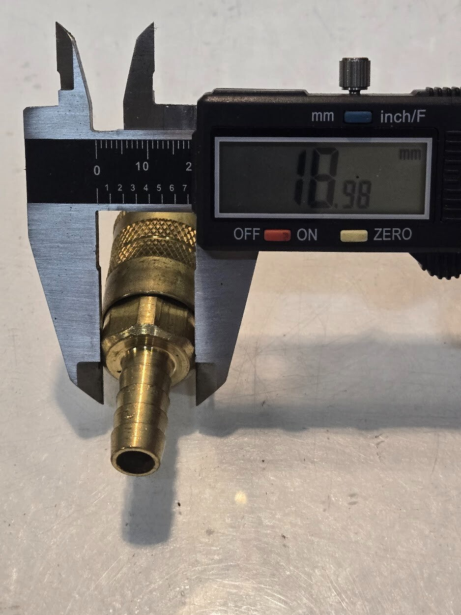 6 Quantity of 1/4" Quick Connect Fittings with 3/8" Barb Hose End (6 Quantity)