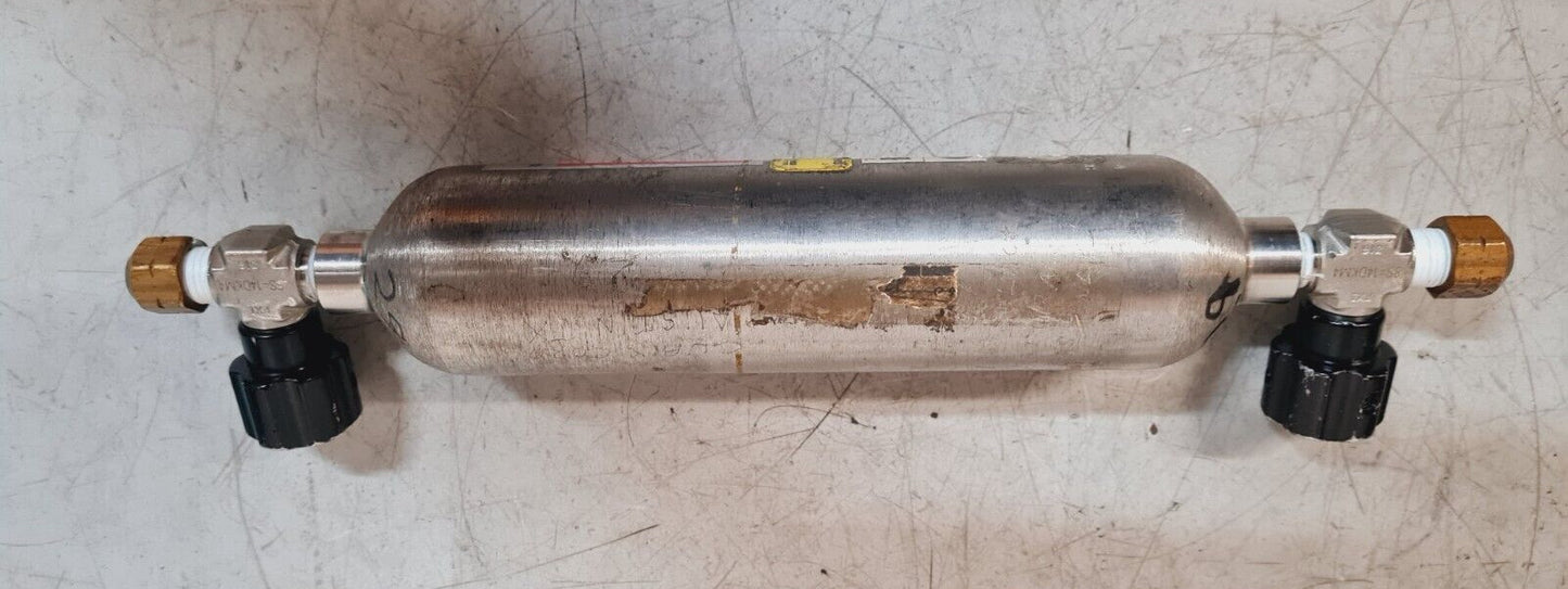 Whitey Sampling Cylinder 304L-HDF4-300CC | SS-14DKM4