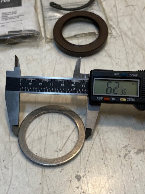 3 Quantity of Eaton 990709 Type Pump and Motor Shaft Seal Kits (3 Quantity)