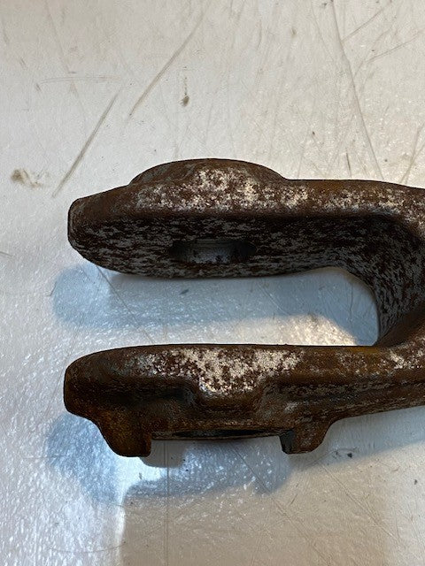 Auger Tooth 10C1 | BP-2 | 5-3/4" Long 3" Wide 25mm Pin Bore