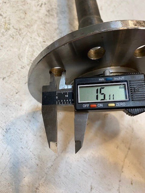 Axle Shaft 32-1/2" Long 31-Spline 10-Bolt 37mm Shaft Dia.