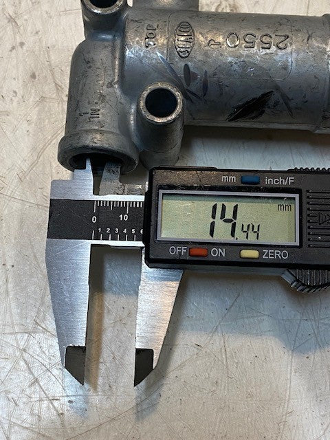 Sealco 2250 Air Brake Filter Valve 4" Long 14mm ID 9mm Holes