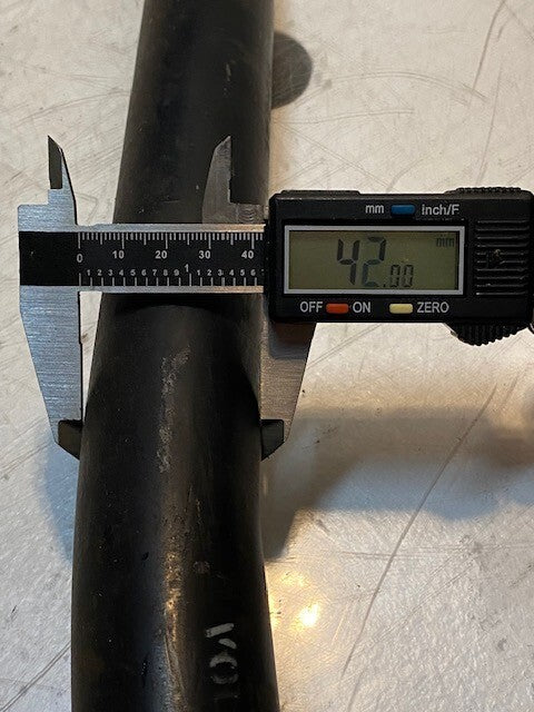 Volvo Drag Link 20371221 | 34" Long 20mm Thread 42mm Shaft Diameter