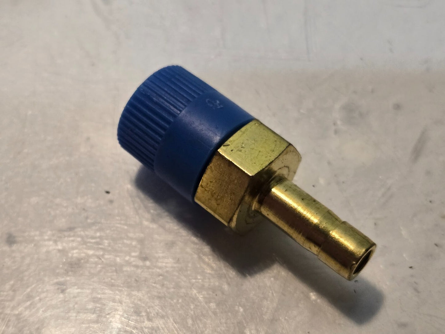 12 Quantity of Parker 4-4 T2HF-B 1/4" CPI Tube Fittings 1/4" Comp x Tube (9 Qty)