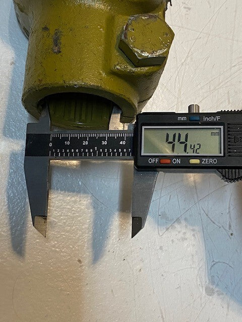 Weasler W/S2400 Yoke 807-7620 | 1-3/4 x 20 Clamp 5-35 44mm Bore 20-Spline