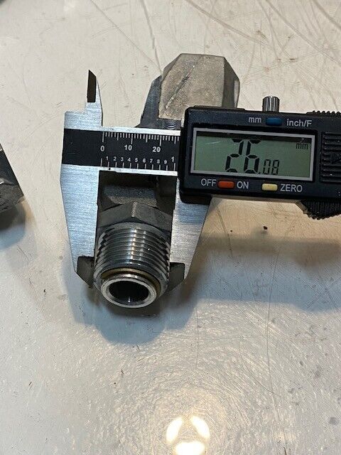 4 Qty of Husky All Weather 2-Plane Swivels 1 + VI 23mm Female 26mm Male (4 Qty)
