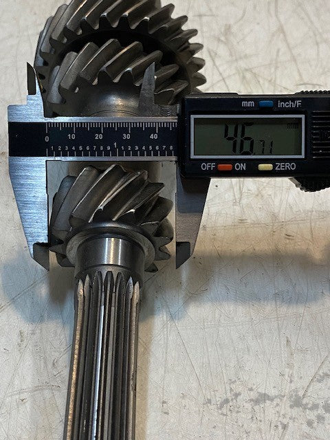 Transmission Input Shaft 12-1/2" Long 28-Teeth 19-Teeth 13-Teeth 20mm End