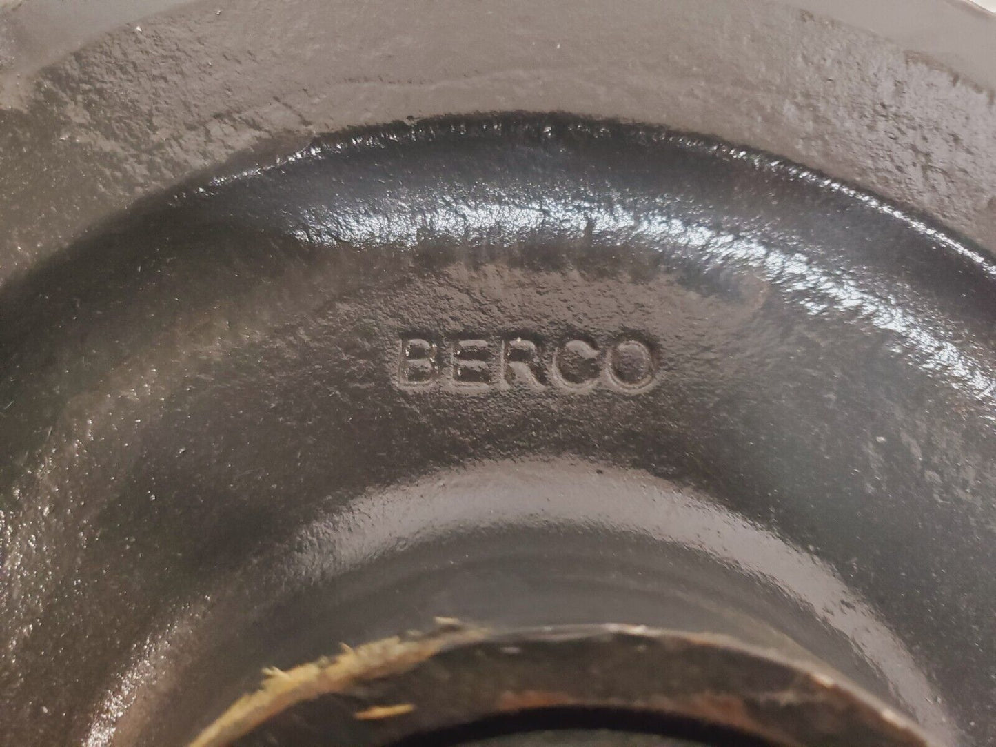 JCB Berco Rear Idler Assembly 332/U6563 | 332-U6563 | LK 457