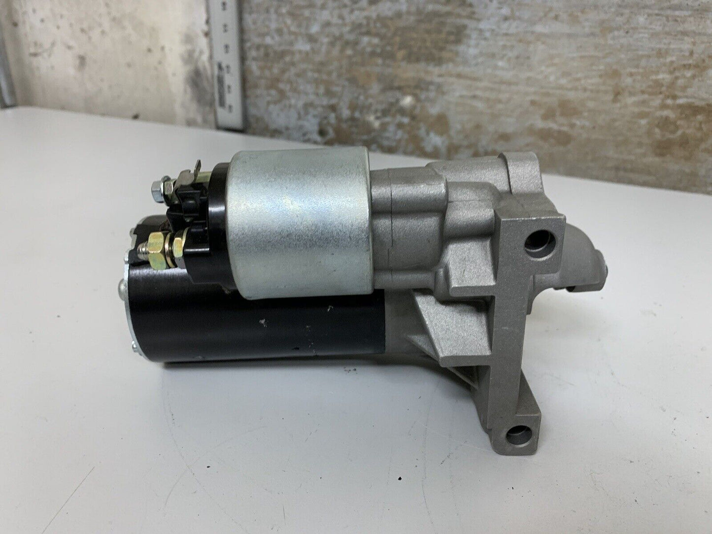 Starter Motor-Premium Bosch Remy 16933 Reman