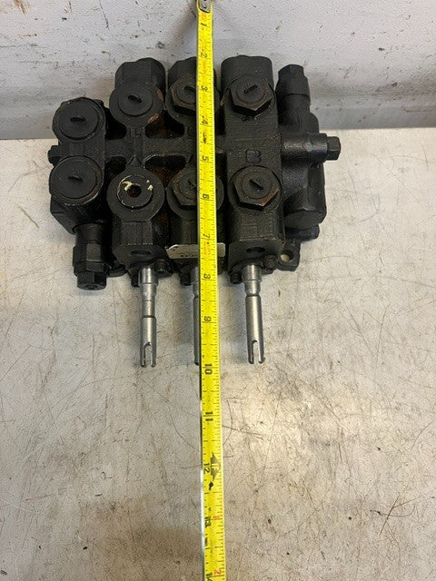 Husco 3-Spool Hydraulic Control Valve J03A5971 | 8520304 | 5000C404 Assembly