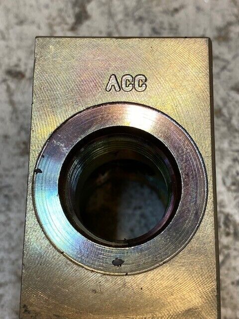 Hydraulic Valve Manifold Block ACC CYL 8C-6162-03 31mm Bore 24mm Bore