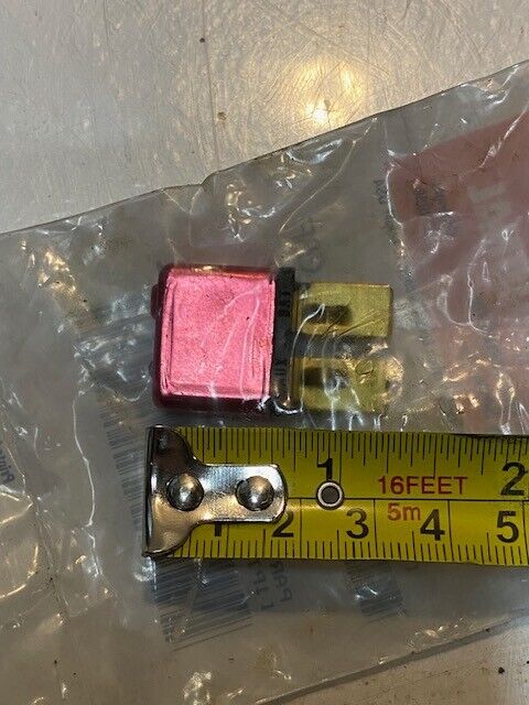 2 Quantity of International 10 Amp Circuit Breakers 2011944C1 (2 Quantity)