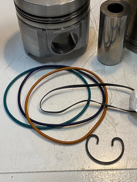 NAPA Cylinder Kit Liner, Piston, Pin & Rings FP9Y9889, FP1979322, BN1608