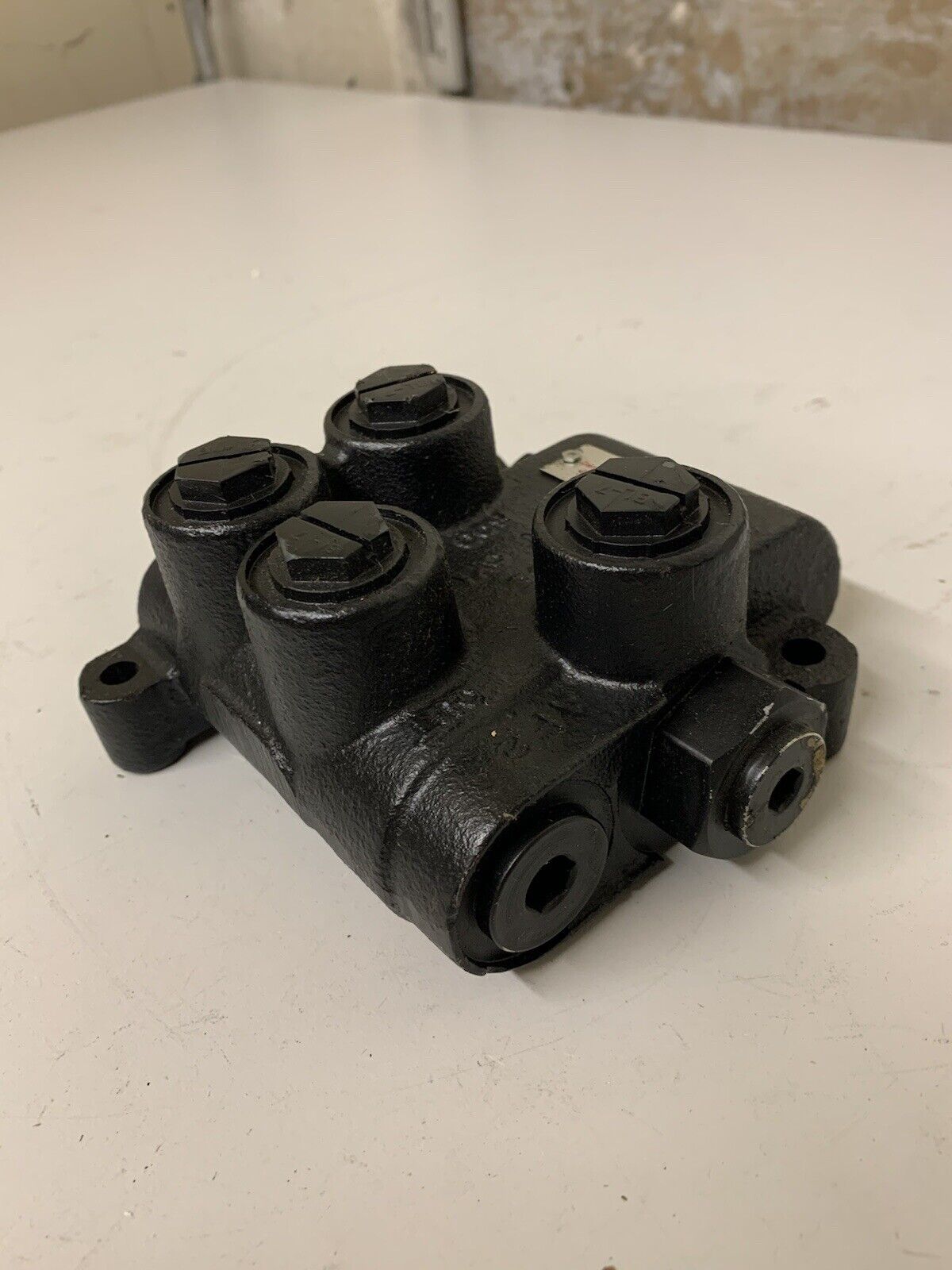 Danfoss 1480 Series Directional Control Valve SD066E